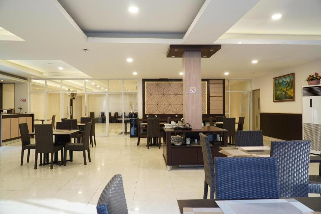 Paris Day Hotel Pamanukan Hilir Dış mekan fotoğraf