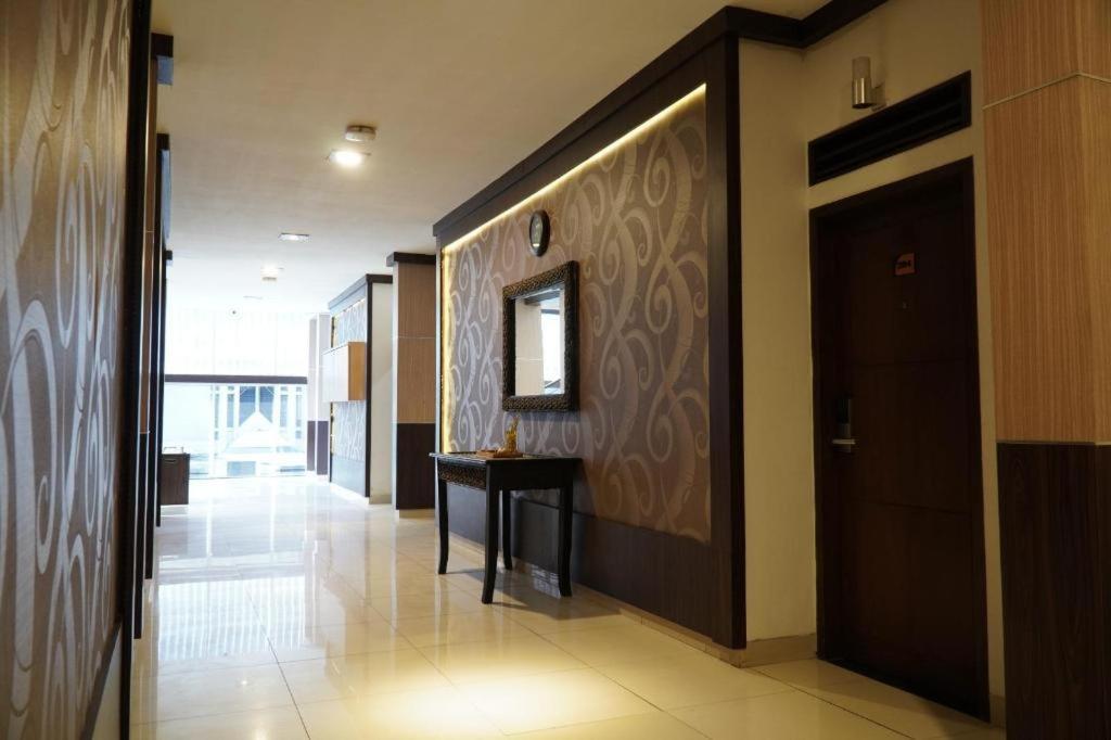 Paris Day Hotel Pamanukan Hilir Dış mekan fotoğraf